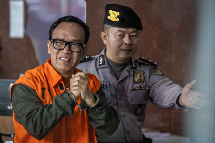 Kasus Wamenaker Ebenezer, KPK Sita Ratusan Juta Rupiah Dan Ribuan Dolar 1