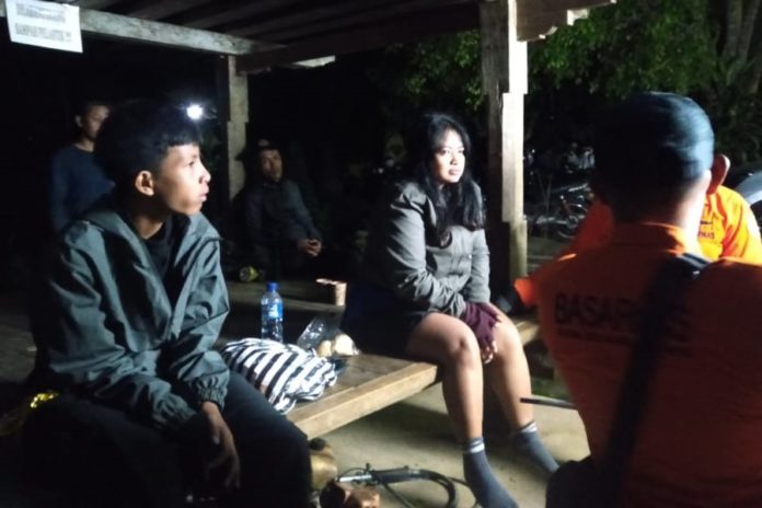 Kelelahan Di Gunung Batukaru, Dua Pendaki Berhasil Dievakuasi Tim SAR 1