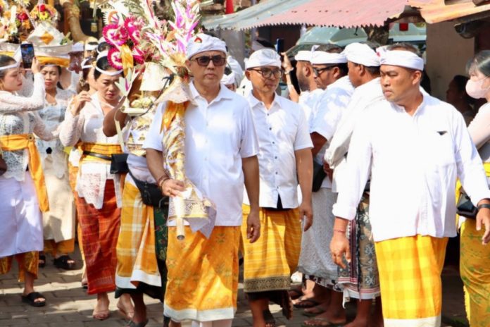 Lengkapi Rangkaian Palebon Ni Jero Samiarsa, Jero Gede Penatih Gelar Mamukur Diikuti 60 Puspa 1
