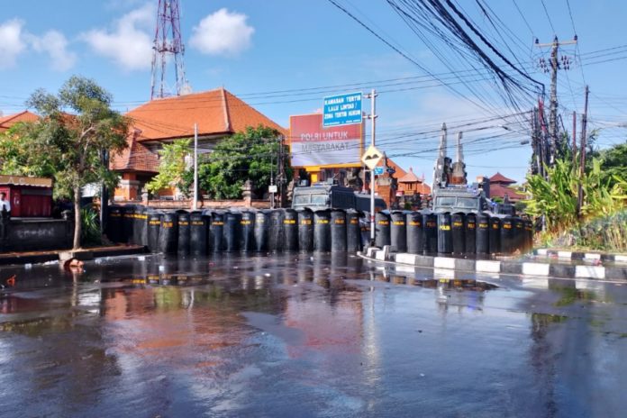 Massa Aksi Bergeser Ke Kawasan Renon, Diduga Hendak Demo Di Kantor DPRD Bali 1