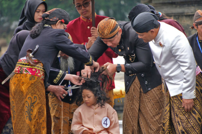 Menteri AHY Tekankan Pentingnya Lestarikan Tradisi Ruwatan Cukur Rambut Gimbal 1
