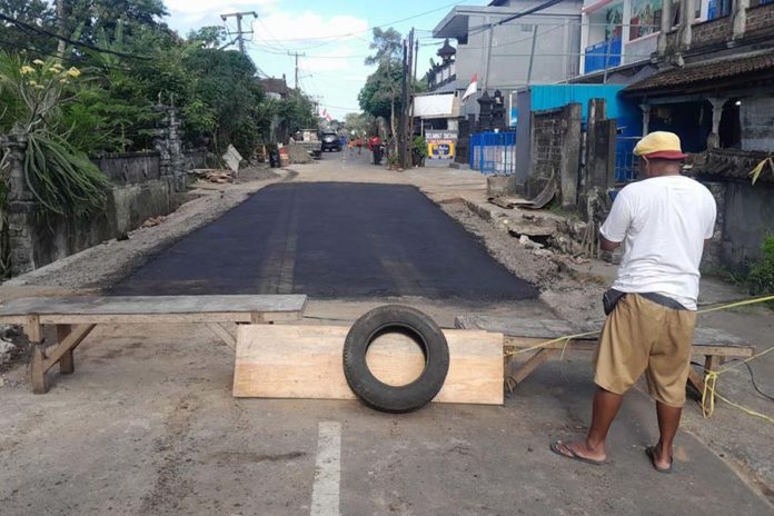 Perbaikan Ruas Jalan Tista Rampung, Sore Ini Diupacarai Ulap Ambe 1