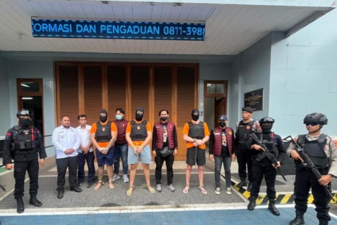 Rekonstruksi Usai, Tiga Tersangka Pembunuhan WN Australia Dipindah Ke Lapas Kerobokan 1