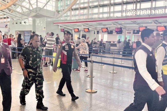 Situasi Di Luar Bali Ricuh, Polres Pastikan Kondisi Di Bandara Ngurah Rai Kondusif 1