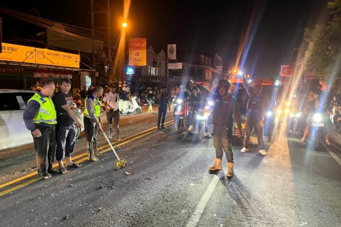 Tabrak Mobil, Pelajar Naik Motor Sport Meninggal 1