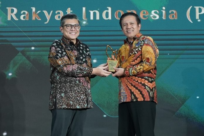 BRI Peroleh Anugerah Ekonomi Hijau Atas Pemberdayaan UMKM 1