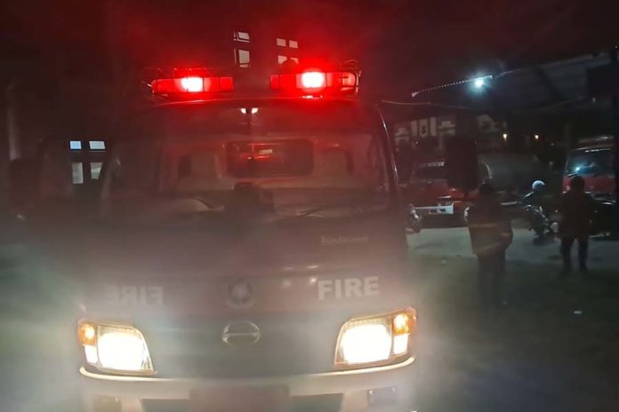 Diawali Suara Ledakan Gudang Produksi Kue Terbakar, Dua Pelinggih Dan Mobil Ikut Hangus 1