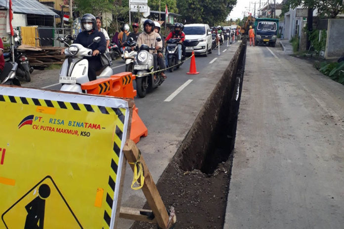 Galian Pipa Di Jalan Sedap Malam Dikeluhkan, Timbukan Banyak Kecelakaan 1