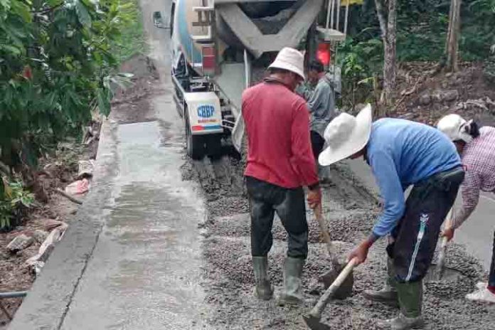 Jalan Muluk Tunjung Dibuka, Warga Terlepas Dari Terisolasi 1