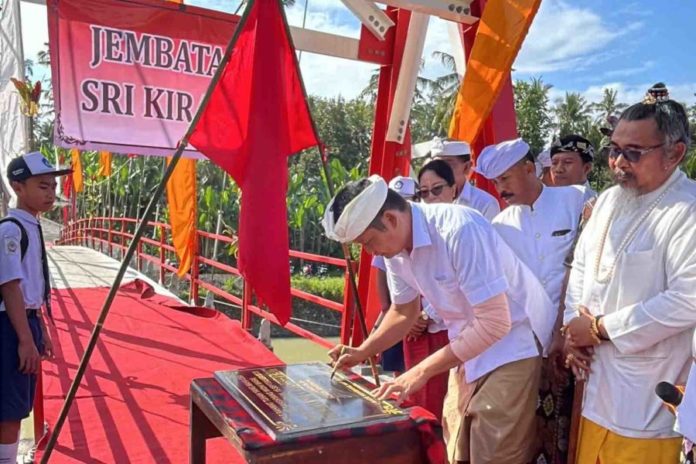 Jembatan Gantung Yehembang Diresmikan, Permudah Akses Siswa Ke Sekolah 1