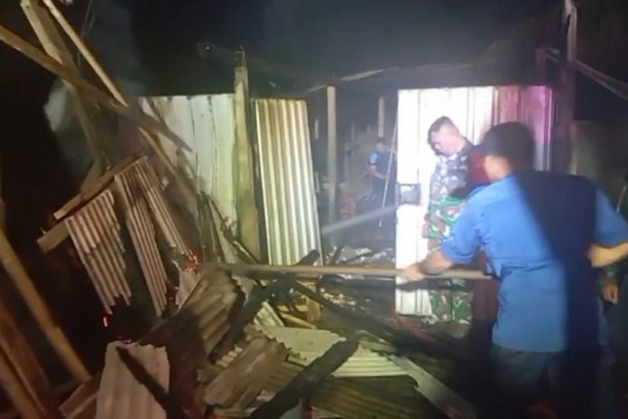 Kandang Ternak Ayam Dan Bebek Terbakar Di Lepang 2