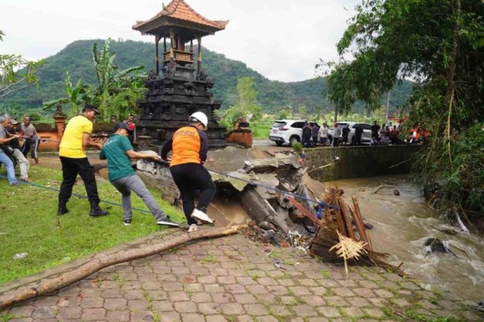 Khawatir Bale Kulkul Tergerus, Normalisasi Terhalang Besarnya Debit Air Sungai 1