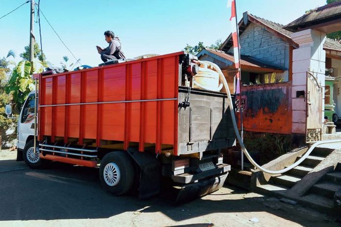 Masuki Musim Kemarau, Warga Besakih Mulai Beli Air Bersih 1
