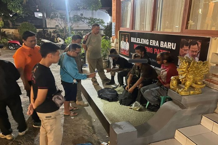 Ngamen Di Catus Pata Peken Buleleng, Empat Anak Punk Diamankan 1