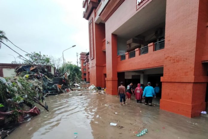 Pasar Badung Dan Pasar Kumbasari Lumpuh 1