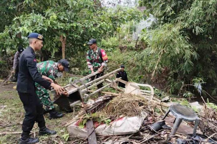 Pascabanjir, Areal Pasar Kumbasari Dibersihkan 1