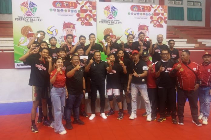 Pecundangi Badung, Tim Voli Putra Gianyar Rebut Medali Emas 1