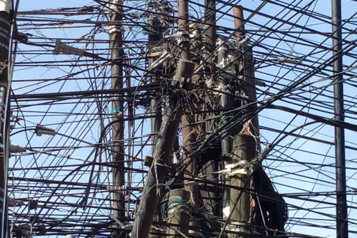 Proyek Penataan Kesemrawutan Kabel Kabel Akan Diawali Dari Sanur 1