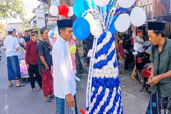 Ribuan Telur Hiasi Tradisi Male Di Loloan 1