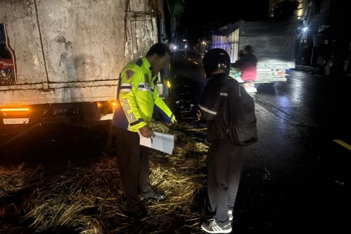 Tabrak Truk Parkir Di Jalan Raya Kapal, Mahasiswi Meninggal Di RS 1