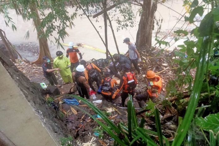 Warga Cium Bau Tak Sedap, Satu Jenazah Membusuk Ditemukan Di Jl. Kertanegara 1