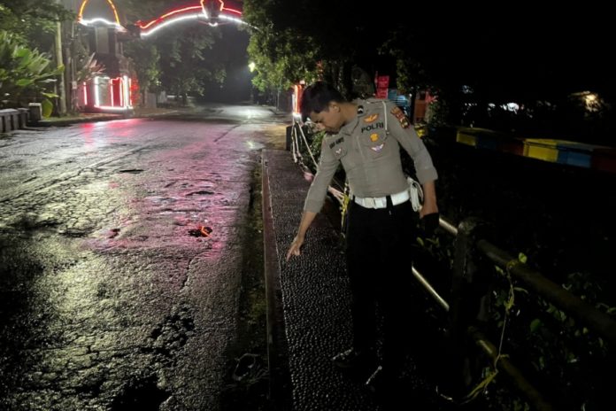 Aksi Berboncengan Tiga Di Kediri Berakhir Maut, Pengendara Meninggal Dunia 1