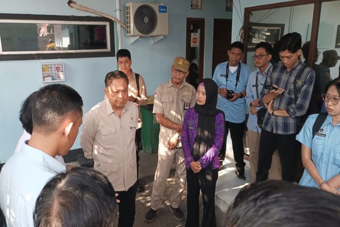 Anggota DPD RI Kunjungi SPPG Sidakarya, Sanitasi Dan Gaji Karyawan Disoroti 1