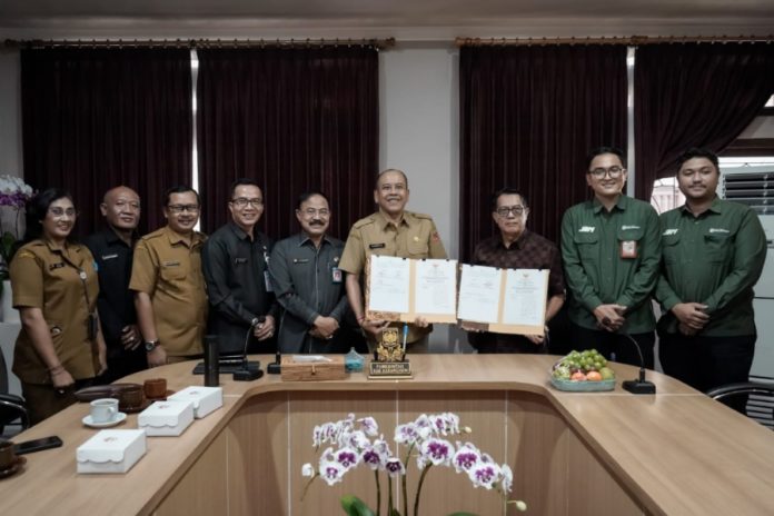 Bupati Gus Par Teken Kerja Sama Dengan Jamkrida Bali Mandara 1