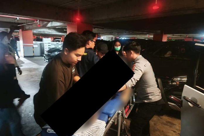 Di Parkir Bandara Ngurah Rai, Seorang Pria Ditemukan Meninggal Dalam Mobil 1