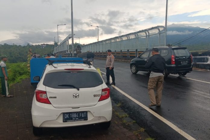 Diduga Hendak Ulah Pati Di Jembatan Tukad Bangkung, Pria Selamat Karena Ini 1