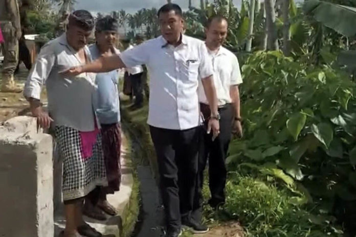 Dikeluhkan Ganggu Akses Petani Ke Sawah, DPRD Gianyar Cek Proyek Resort Di Kemenuh 1