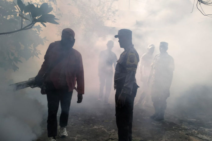 Dinkes Gianyar Gelar Fogging, Minimalisir Nyamuk Aedes Aegypti Di Desa Belega 1
