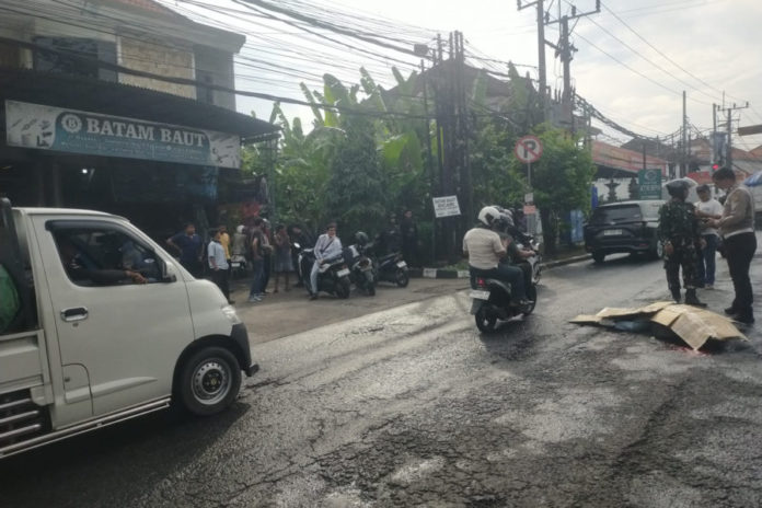 Diserempet Truk, Pemotor Tewas 1