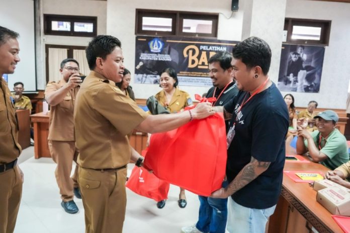Diskop UKMP Badung Dorong Wirausaha Baru Lewat Pelatihan Barber 1
