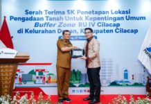 Gubernur Ahmad Luthfi Serahkan SK Penlok Buffer Zone Kilang Pertamina Cilacap