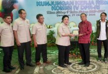 Gubernur Koster Dampingi Komisi IV DPR RI dan Menteri Kehutanan Bahas Repatriasi Satwa Liar di Bali