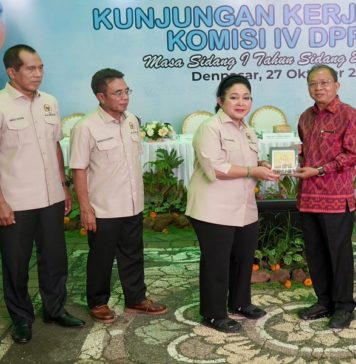 Gubernur Koster Dampingi Komisi IV DPR RI dan Menteri Kehutanan Bahas Repatriasi Satwa Liar di Bali