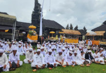 Karya Ngerastiti Jagat di Pura Agung Gunung Raung, Doa Bersama Jaga Keseimbangan Alam Bali