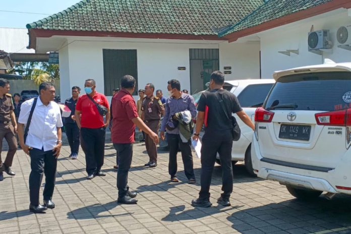 Kasus Korupsi Dana Renovasi SMKN 2 Negara, 90 Barang Bukti Disita 1