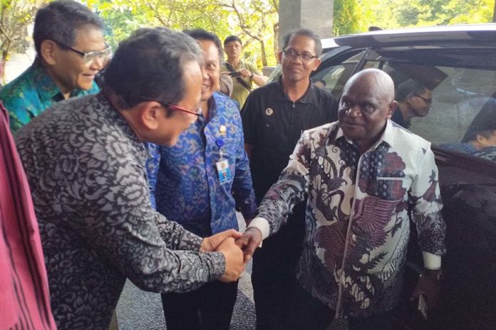 Kasus Meninggalnya Mahasiswa Unud, Menteri HAM Datangi Kampus Dan Gelar Rapat Tertutup 1