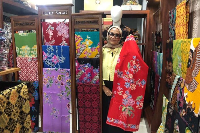Kisah Insipiratif UMKM Binaan BRI, Kenalkan Batik Khas Tangerang Hingga Perluas Pasar Ke LN 1