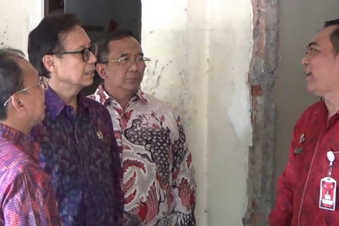 Menkes Tinjau Kondisi RSUD Wangaya Pascabanjir 2