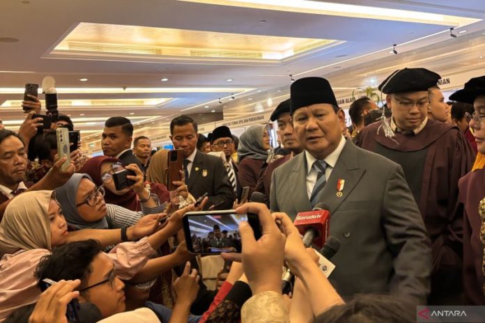 Prabowo Puji Kepala BGN Kembalikan Anggaran MBG Rp70 Triliun 1