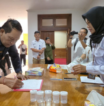 Puluhan Anggota DPRD Badung Jalani Tes Urine