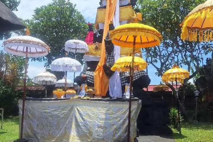 Pura Penataran Agung Puncak Gunung Kembar Kenusut Kembali Gelar Nadi Ida Betara Tedun Kabeh 1