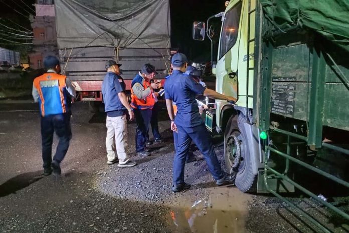 Razia Angkutan Di Gilimanuk, Travel Ilegal Dan Truk ODOL Jadi Sasaran 1
