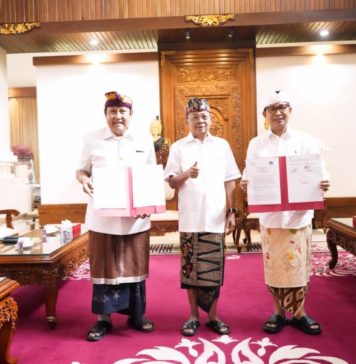 Solusi Gubernur Koster Kembalikan Situasi Normal di Ungasan, Pemkab Badung dan GWK Tanda Tangani BAST