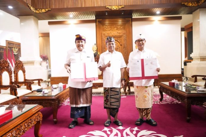 Solusi Gubernur Koster Kembalikan Situasi Normal Di Ungasan, Pemkab Badung Dan GWK Tanda Tangani BAST 1