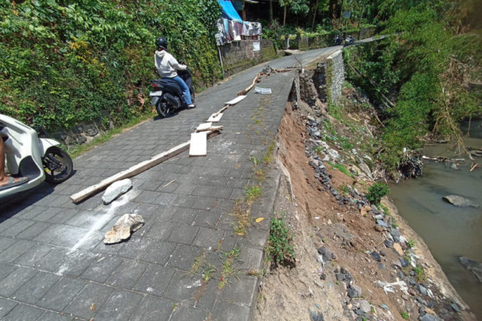 Tergerus Banjir, Gang Pudak Belum Tersentuh Perbaikan 1