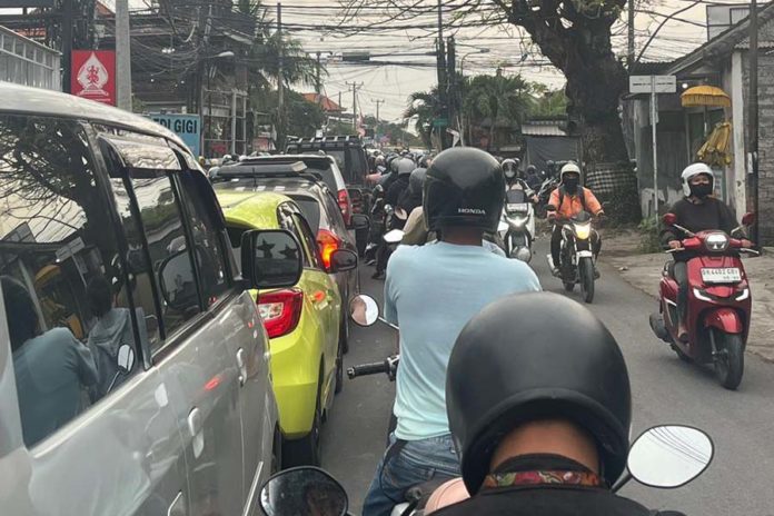 TL Mati, Simpang Teuku Umar Barat Gunung Salak Macet 1